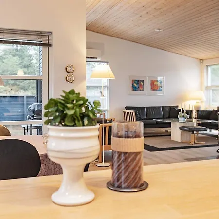 Modern Retreat With - By Traum *