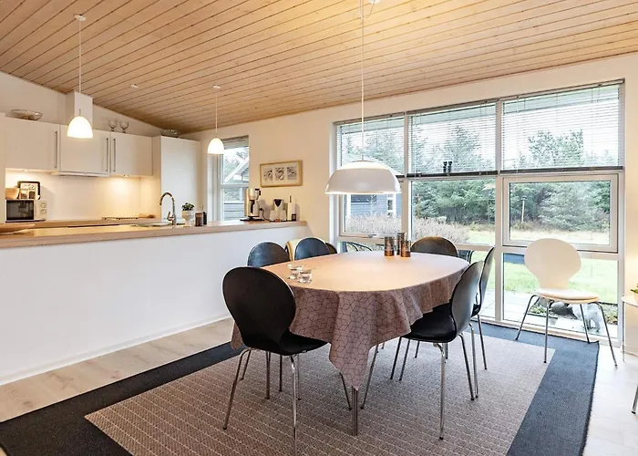 Modern Retreat With - By Traum Løkken