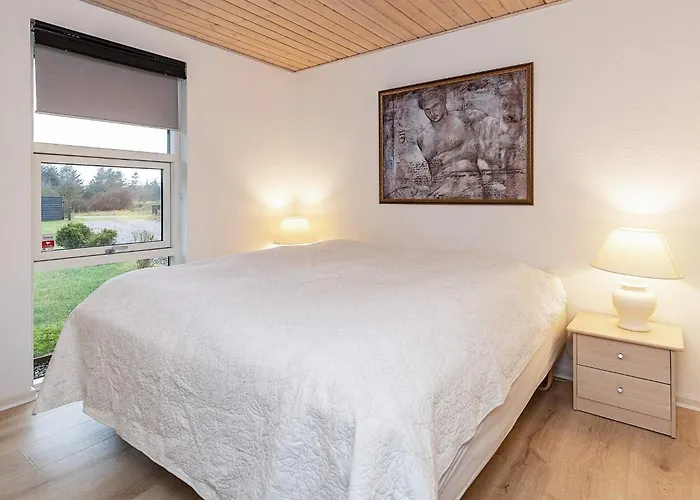Modern Retreat With - By Traum Løkken